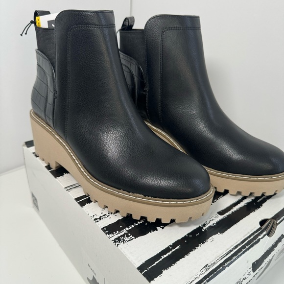 Dolce Vita Chelsea Rancher boots, size :8, black. *WILL NOT COME IN BOX. - Picture 9 of 16